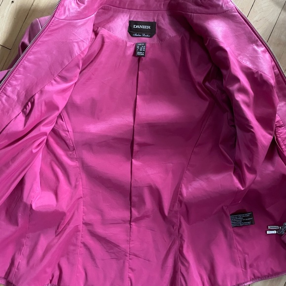 EUC Danier Italian Leather Bomber Jacket - Picture 4 of 7